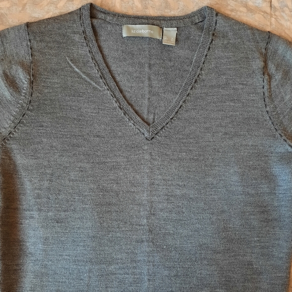 Liz Claiborne Sweaters - Liz Claiborne wool,grey V- neck    sweater size XL.